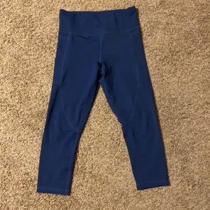 Navy pocket light n tight high rise capri